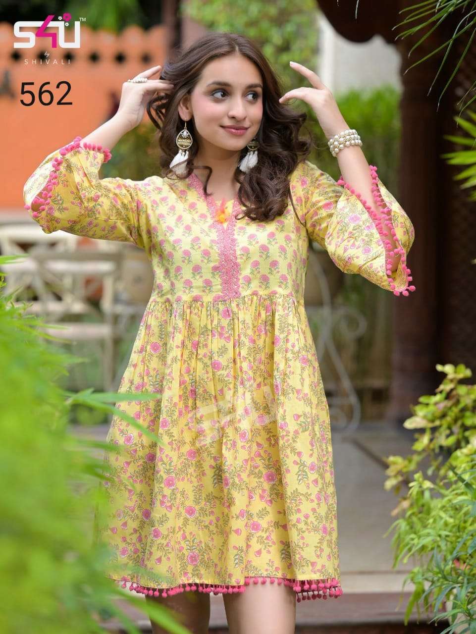 s4u 562 design beautiful short kurti combo set 